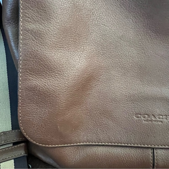 MCoach F28576 Brown Leather Messenger Bag - Adjustable Striped Strap - Picture 5 of 15